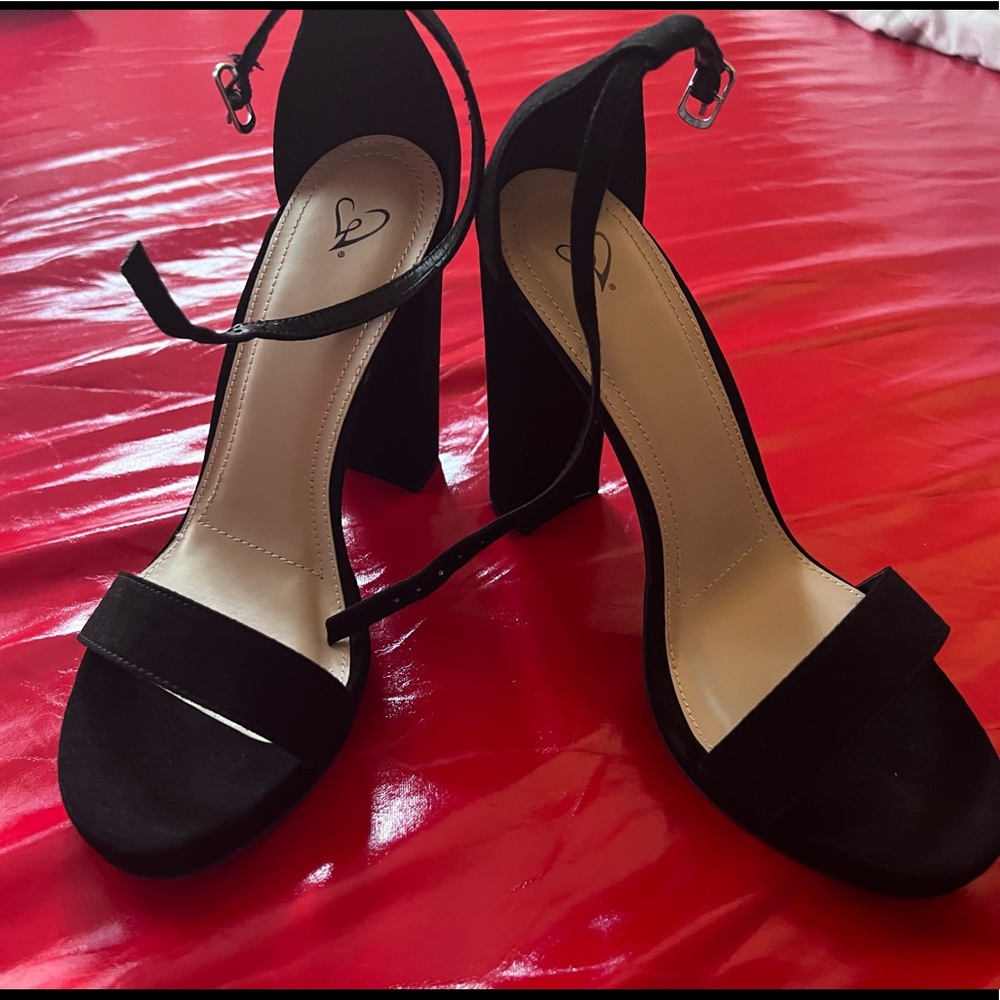 Black Heels Size 8